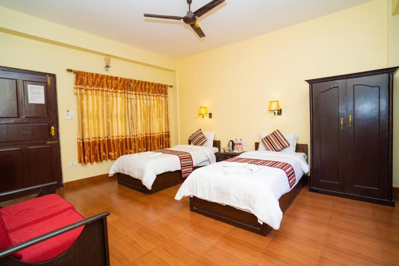 Butterfly Lodge Pokhara Exterior foto
